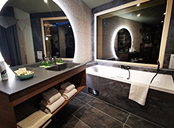 Hôtel-Restaurant Le Bois Dormant - CHAMPAGNOLE