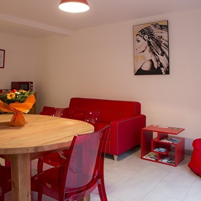 Les Gîtes de l'Orée du Bois - Nuage Rouge