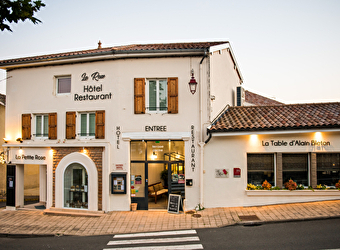 Hôtel-Restaurant La Rose - JULIENAS