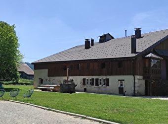 Les Grands Prés - LES FOURGS