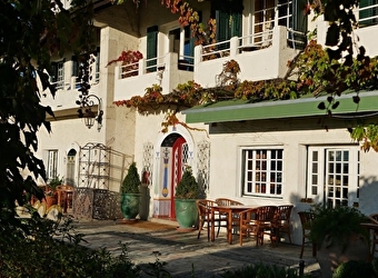 Hôtel 'Auberge des Chasseurs' - ECHENEVEX