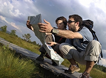 Et au milieu coule une rivière... - LES COMBES